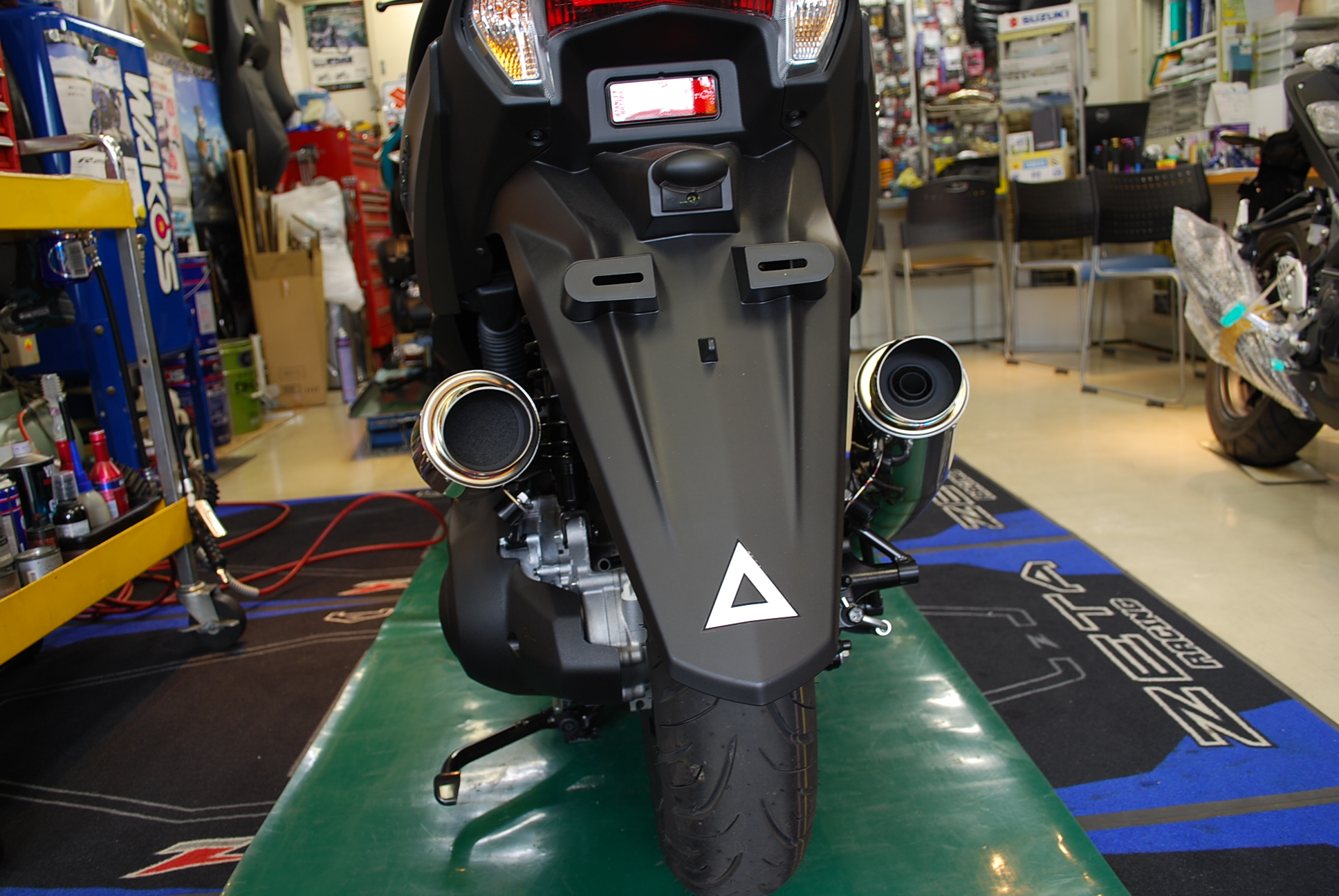 トリシティ　バーハン　ADIO カスタム 015